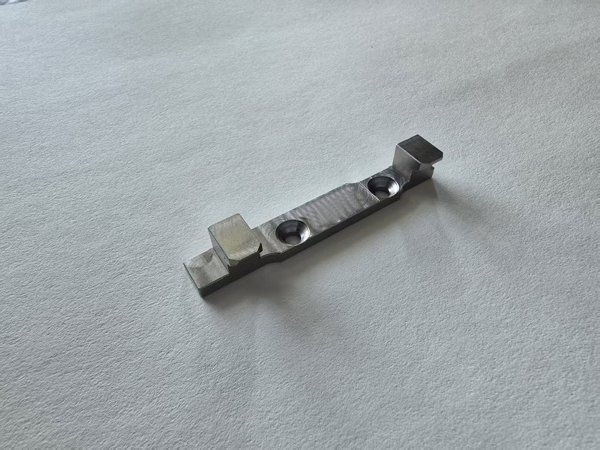 0053056 Tightening claw AMP new