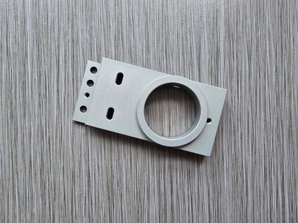 0054352 End shield in front