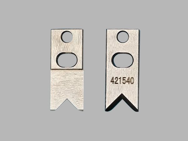 421.540 V-blade set for Schleuniger UniStrip2500