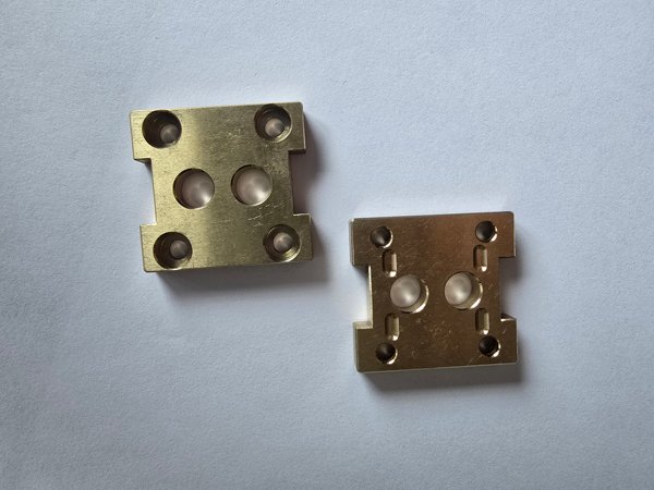 10354931 Cover plate